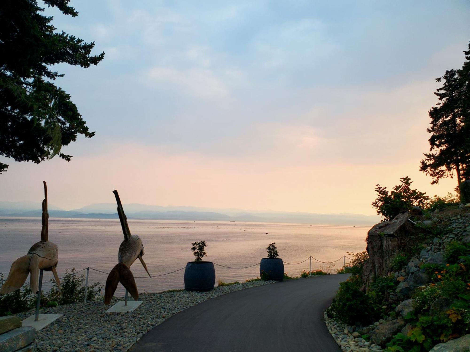 Отель Sooke Harbour House Экстерьер фото