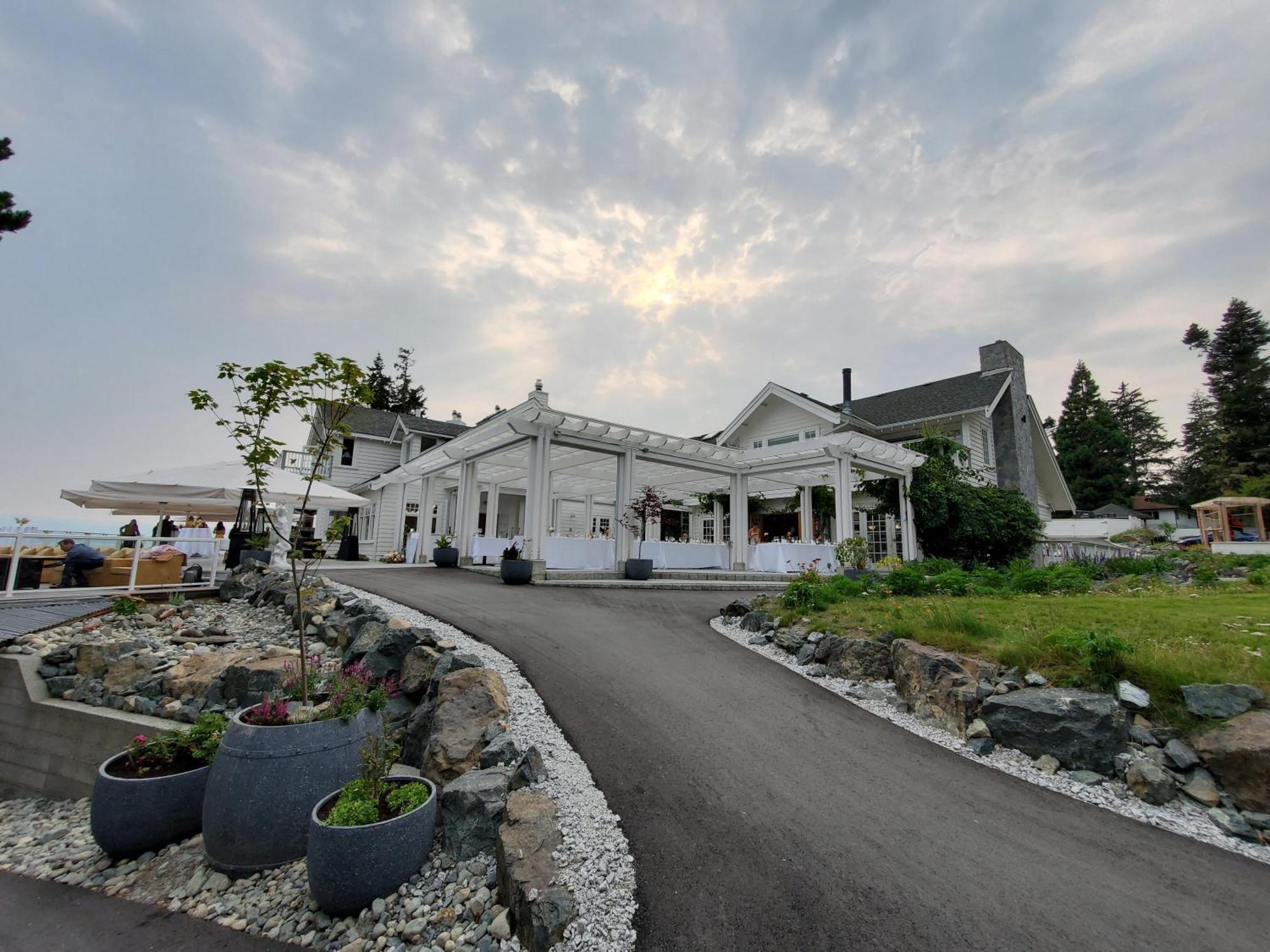 Отель Sooke Harbour House Экстерьер фото