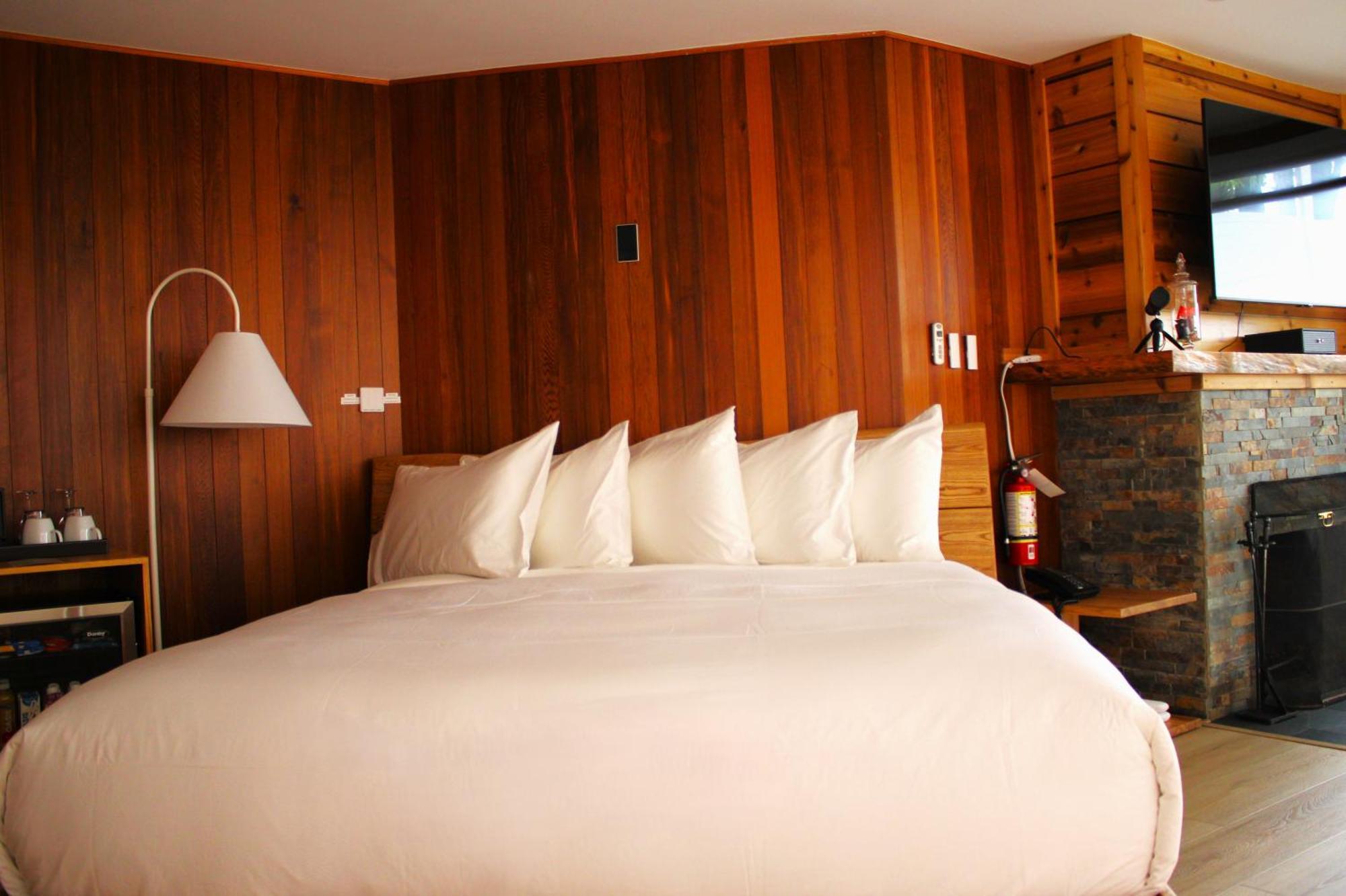 Отель Sooke Harbour House Экстерьер фото