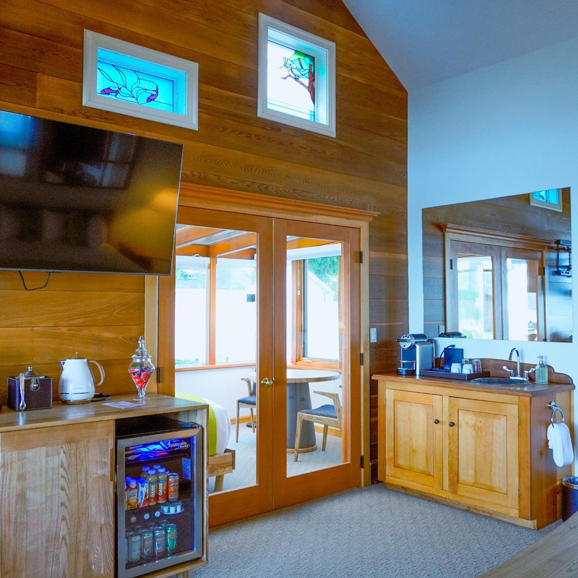 Отель Sooke Harbour House Экстерьер фото