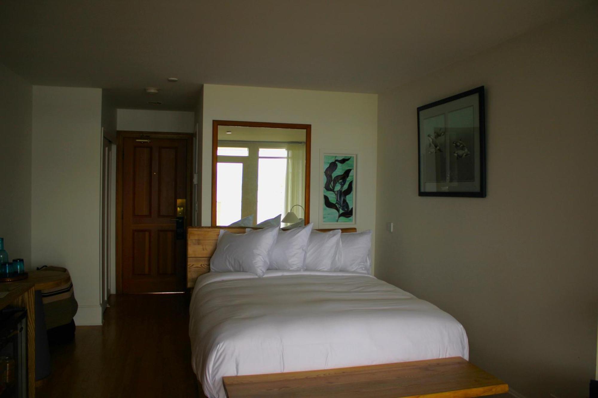 Отель Sooke Harbour House Экстерьер фото
