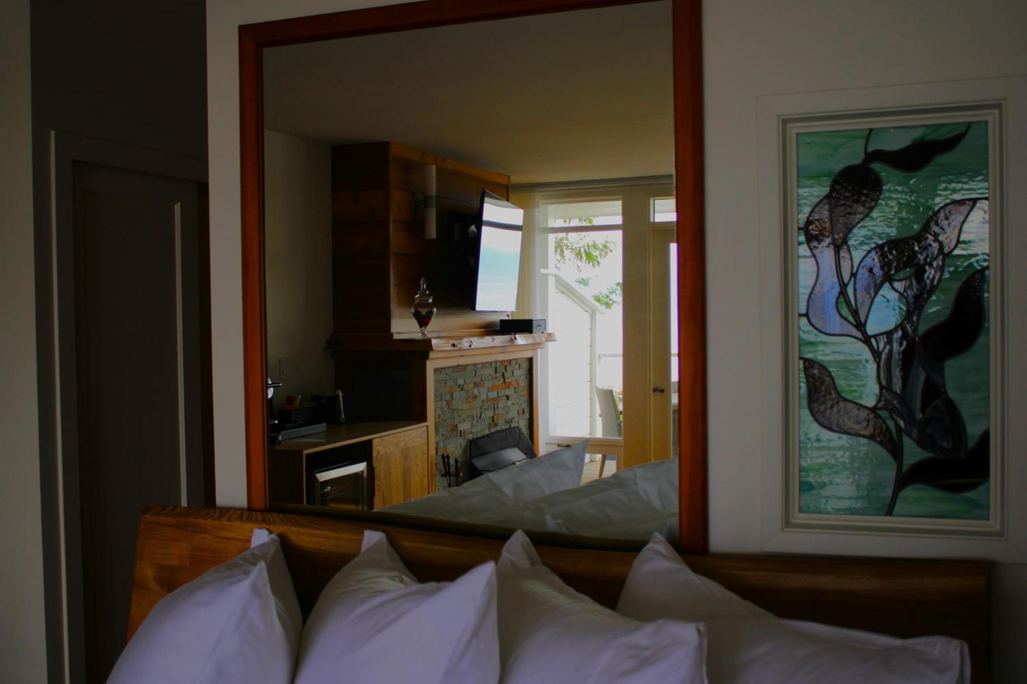 Отель Sooke Harbour House Экстерьер фото